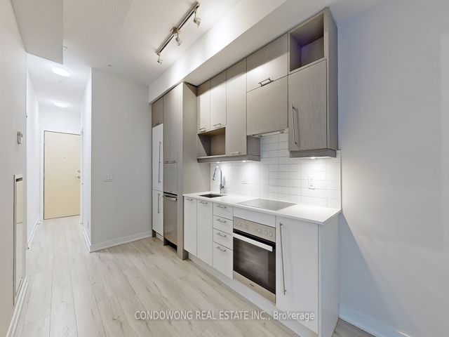 502 - 30 Nelson St