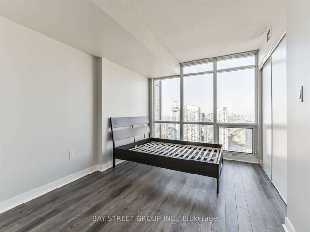 4303 - 15 Fort York Blvd