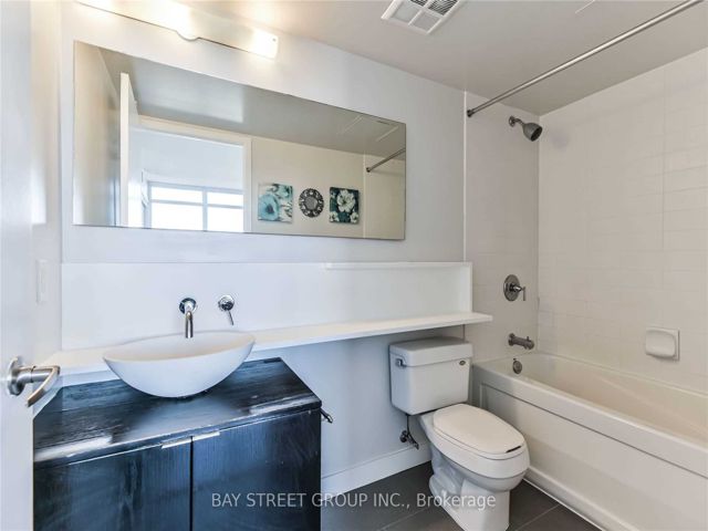 4303 - 15 Fort York Blvd