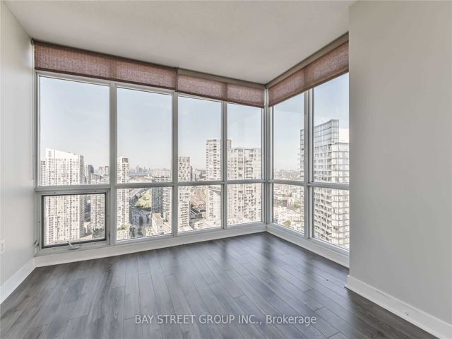4303 - 15 Fort York Blvd