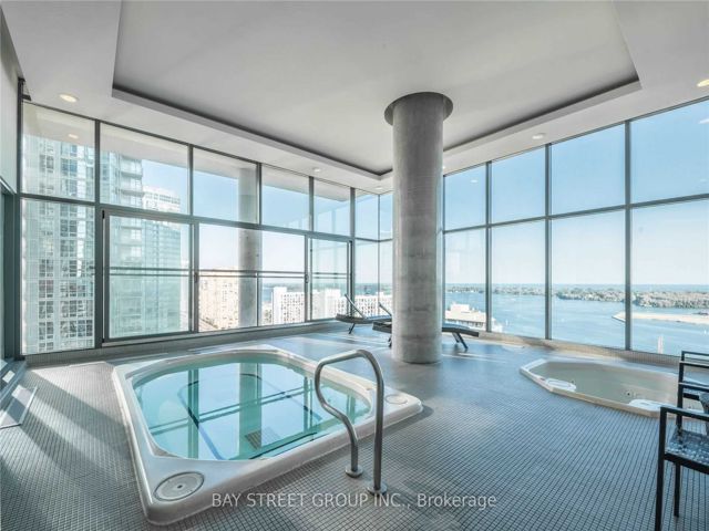 4303 - 15 Fort York Blvd