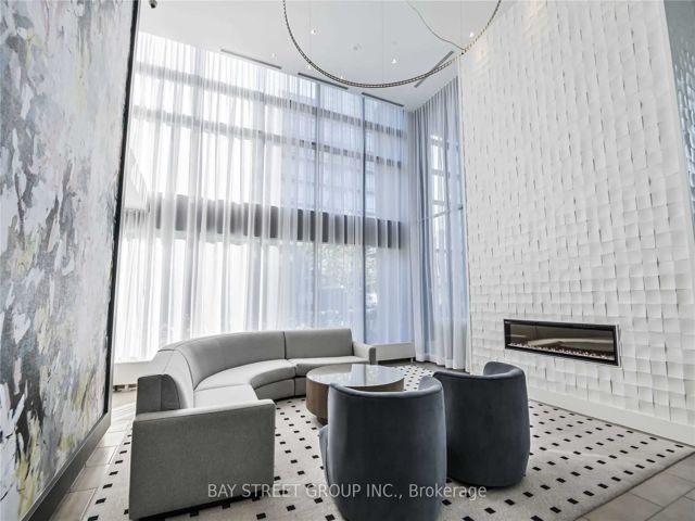 4303 - 15 Fort York Blvd