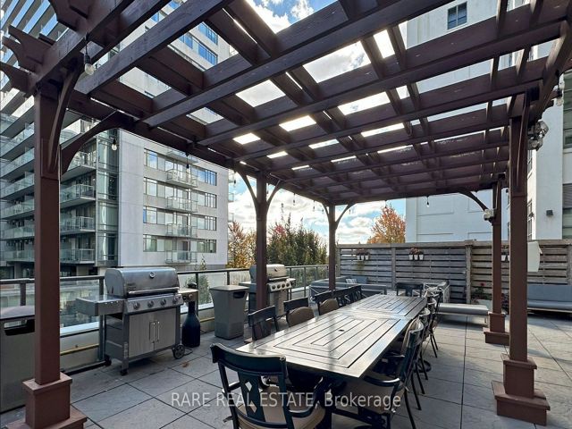 530 - 637 Lake Shore Blvd W