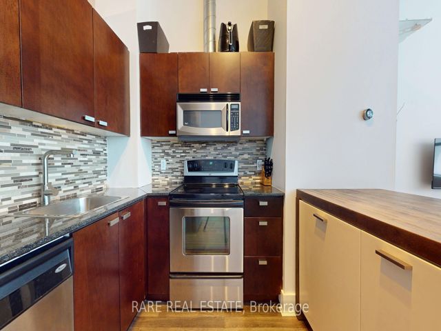 530 - 637 Lake Shore Blvd W
