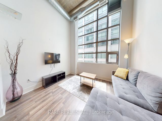 530 - 637 Lake Shore Blvd W