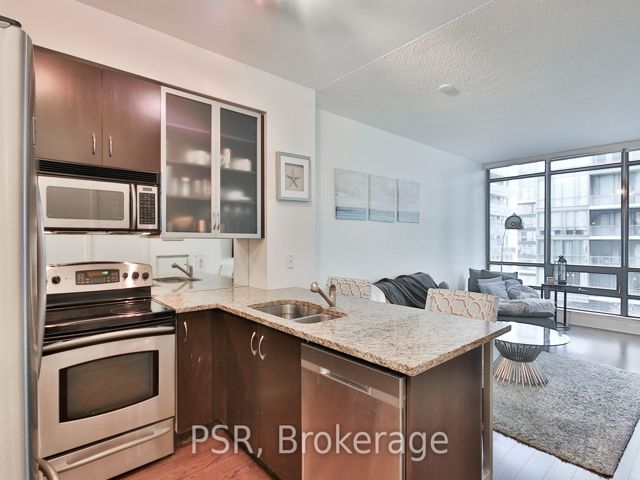 502 - 438 King St W