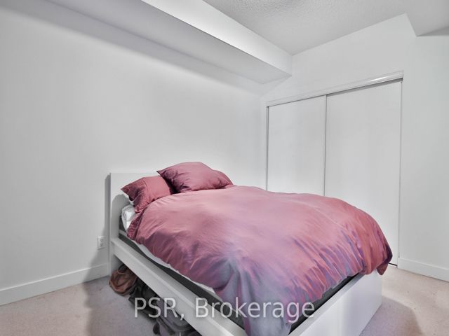 502 - 438 King St W