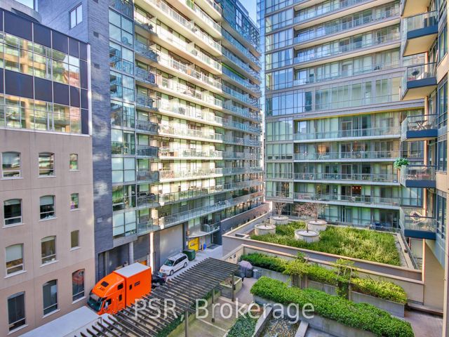 502 - 438 King St W