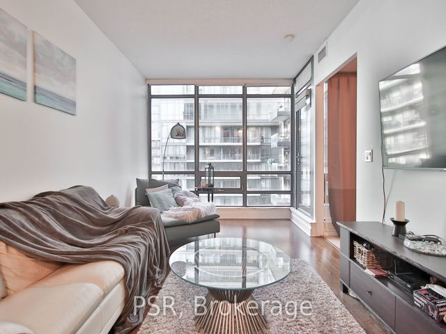 502 - 438 King St W