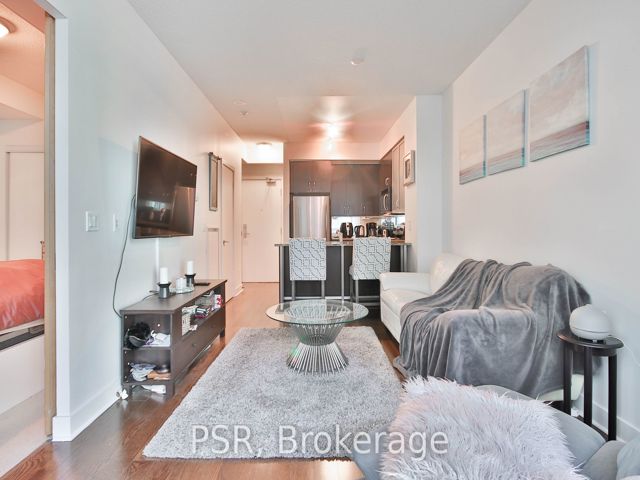 502 - 438 King St W