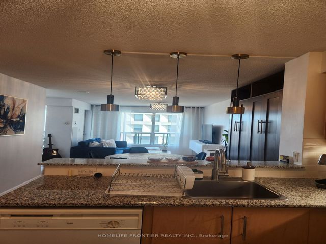 504 - 300 Bloor St E