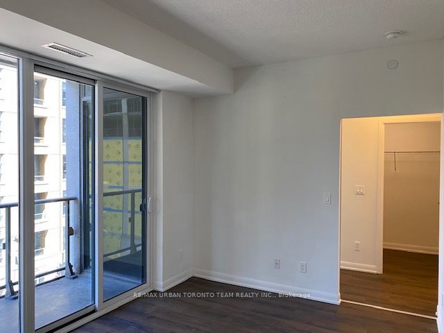 514 - 435 Richmond St W