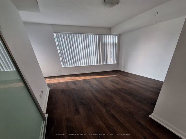 514 - 435 Richmond St W