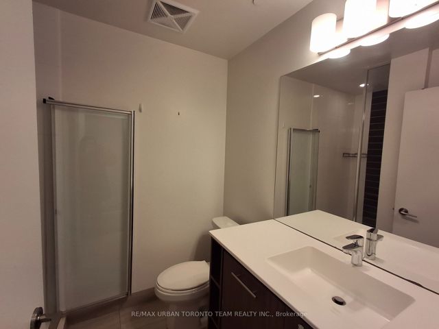 514 - 435 Richmond St W