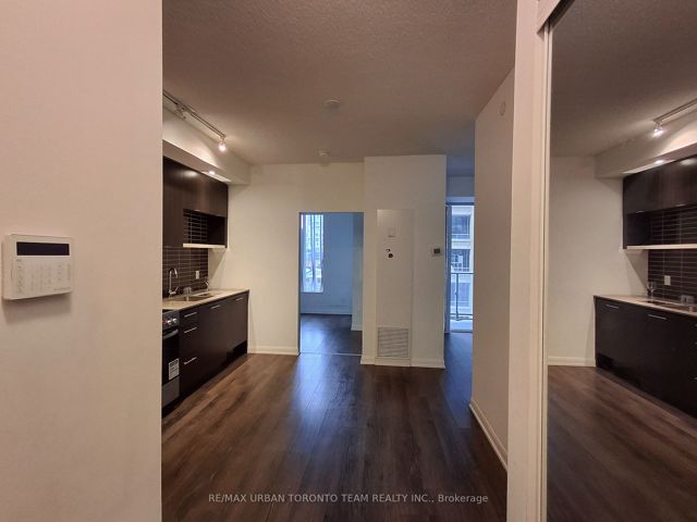 514 - 435 Richmond St W