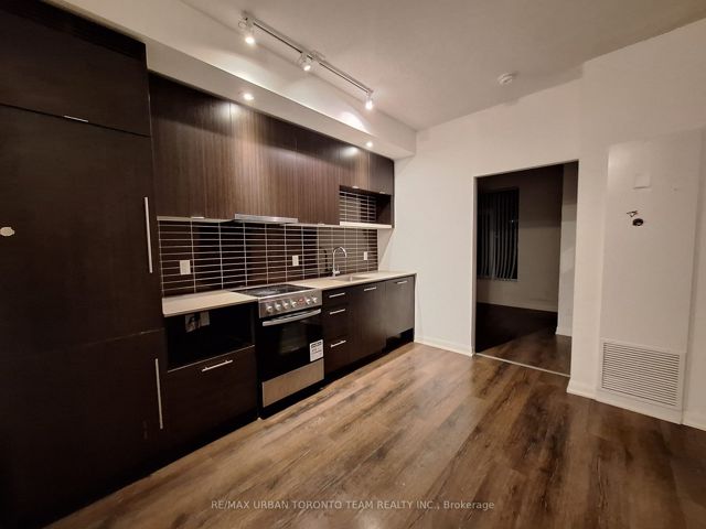 514 - 435 Richmond St W
