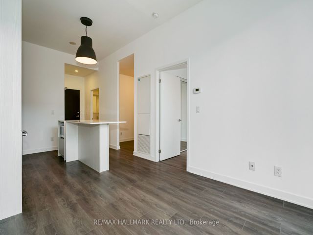 401 - 55 Regent Park Blvd