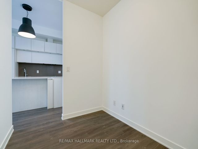 401 - 55 Regent Park Blvd