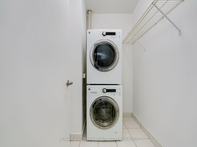 401 - 55 Regent Park Blvd