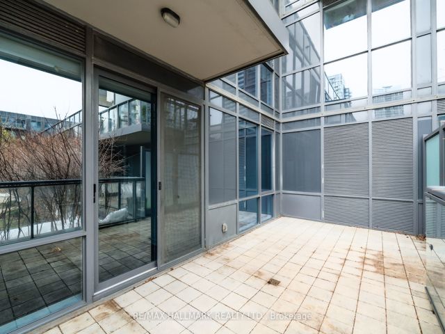 401 - 55 Regent Park Blvd