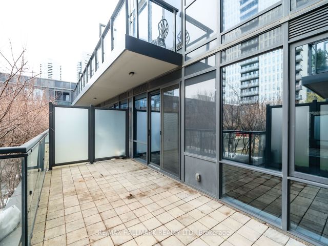 401 - 55 Regent Park Blvd