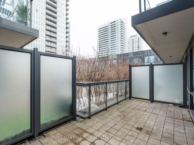 401 - 55 Regent Park Blvd