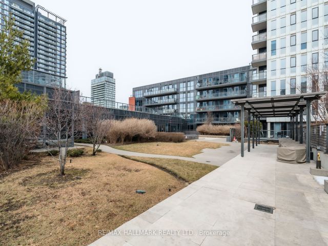 401 - 55 Regent Park Blvd
