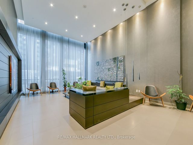 401 - 55 Regent Park Blvd