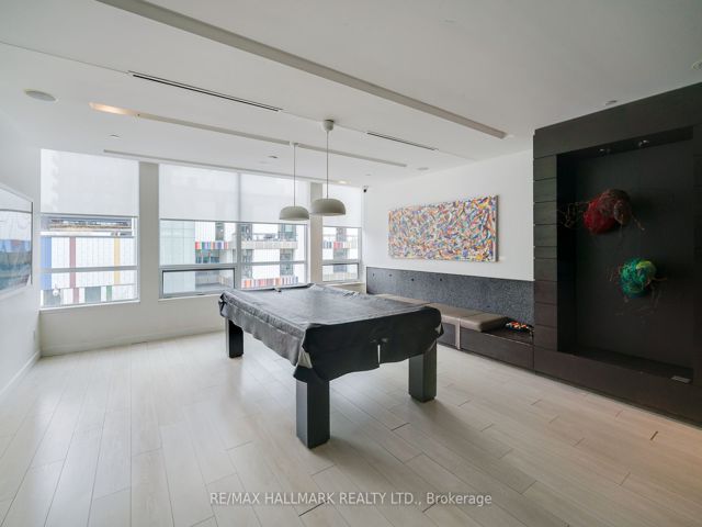 401 - 55 Regent Park Blvd