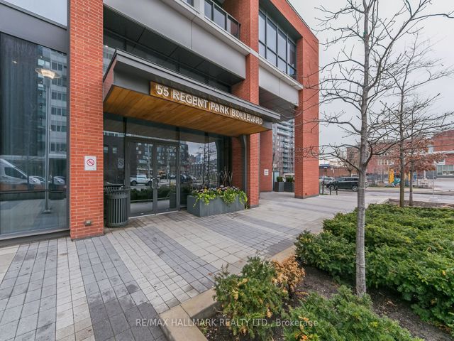 401 - 55 Regent Park Blvd