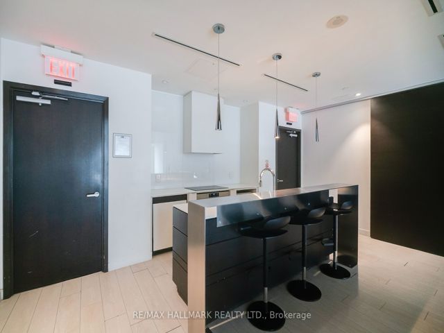 401 - 55 Regent Park Blvd