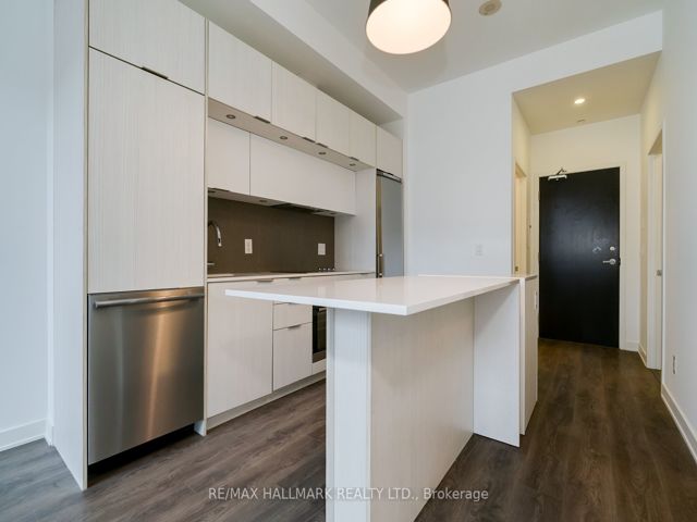 401 - 55 Regent Park Blvd