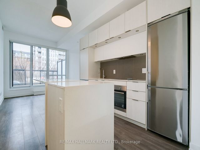 401 - 55 Regent Park Blvd