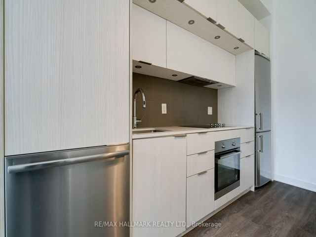 401 - 55 Regent Park Blvd