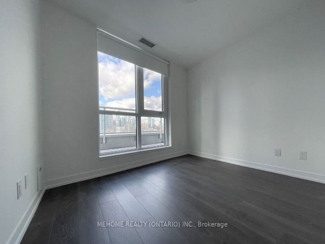 2109 - 219 Dundas St E