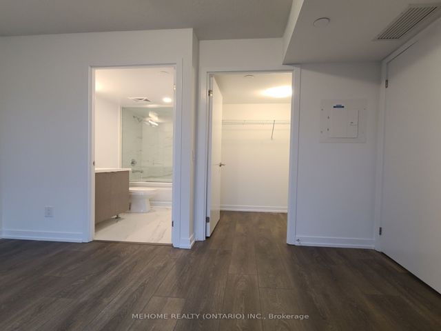 2109 - 219 Dundas St E