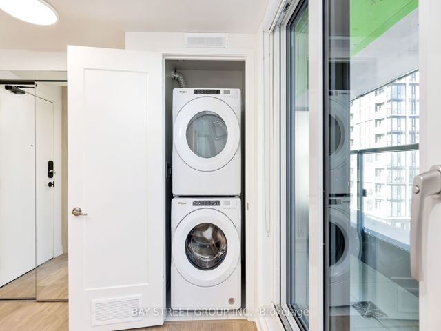 1273 - 135 Lower Sherbourne St