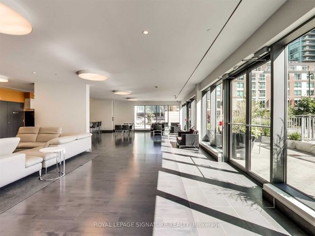 412 - 69 Lynn Williams St
