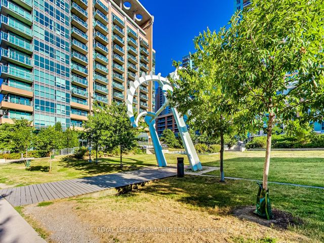 412 - 69 Lynn Williams St