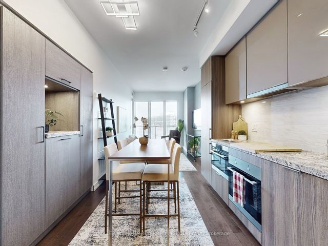1401 - 15 Queens Quay E