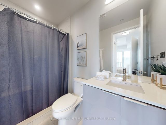 1401 - 15 Queens Quay E