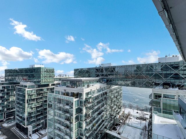 1401 - 15 Queens Quay E