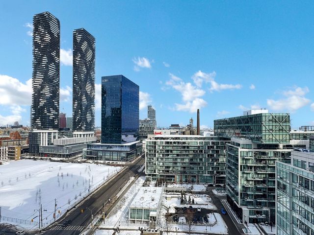 1401 - 15 Queens Quay E