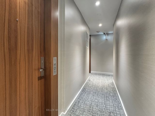 1401 - 15 Queens Quay E