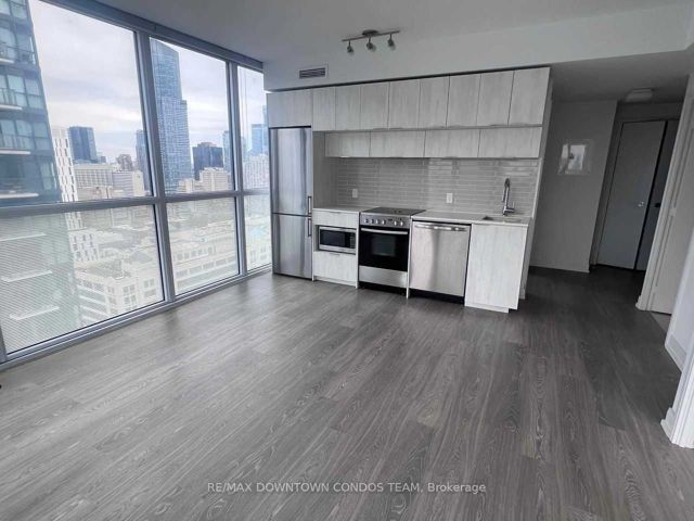 3210 - 181 Dundas St E