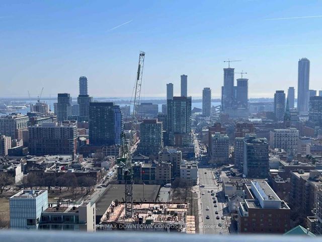 3210 - 181 Dundas St E