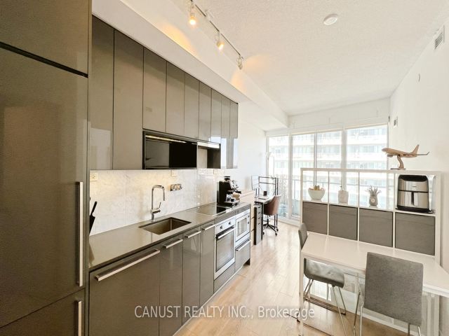 1606 - 115 Mcmahon Dr