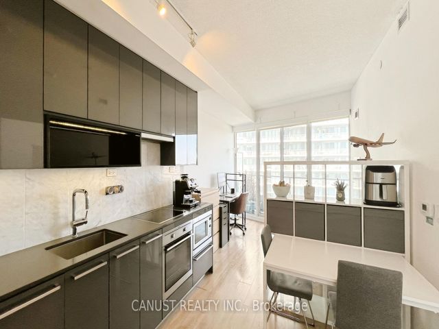 1606 - 115 Mcmahon Dr