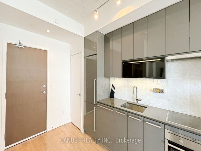 1606 - 115 Mcmahon Dr