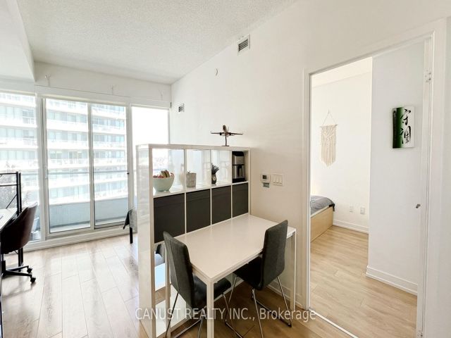 1606 - 115 Mcmahon Dr